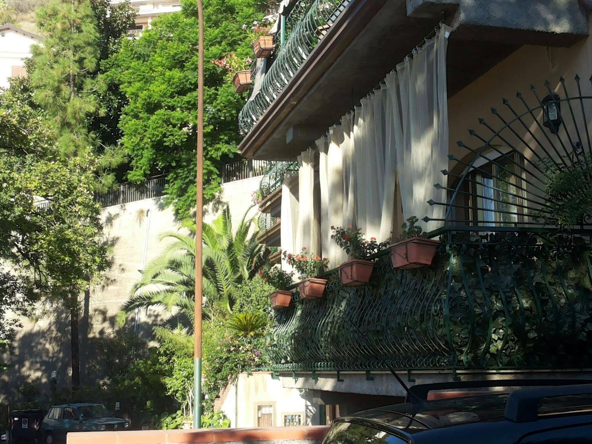 Bed And Breakfast Rosangela ตาออร์มินา ภายนอก รูปภาพ